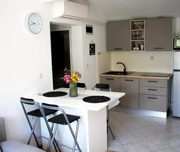 Vikendica Wine Garden